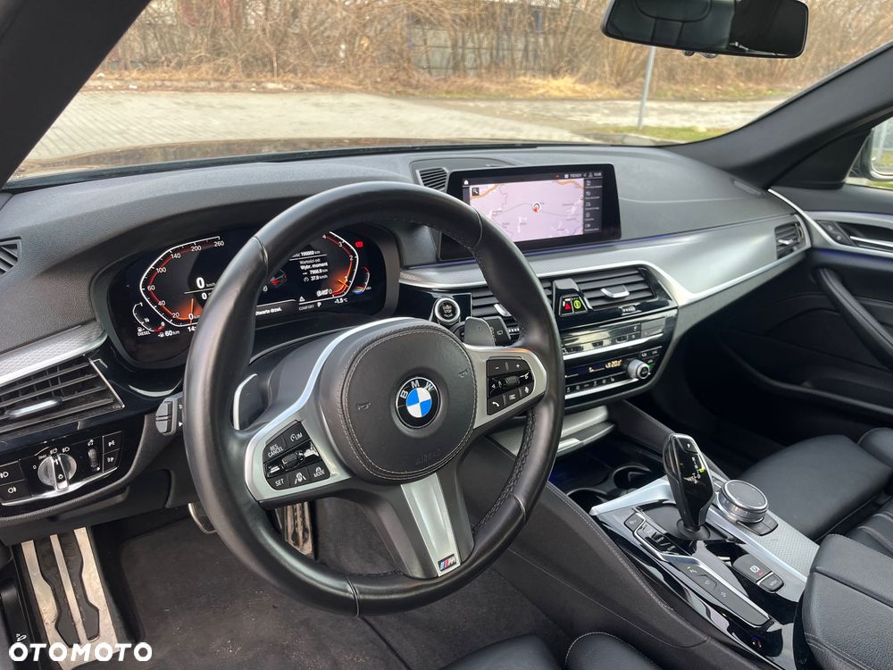 BMW Seria 5 520d xDrive M Sport Edition - 13