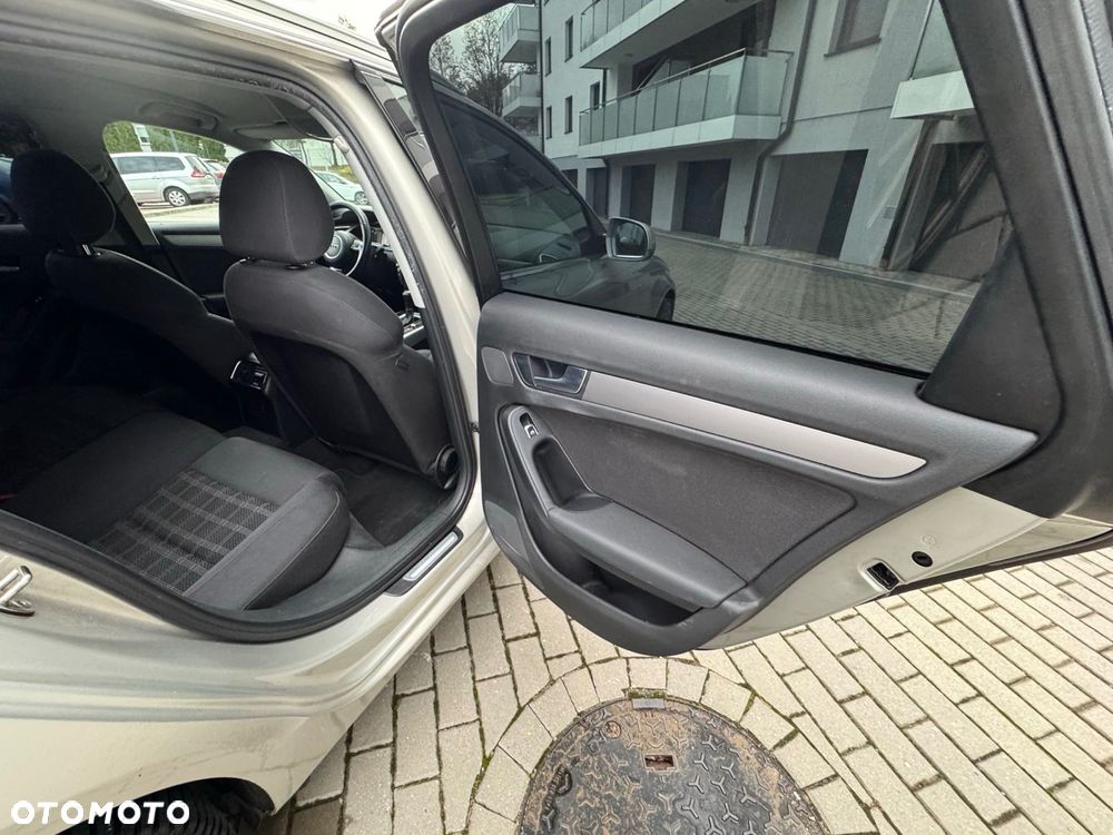 Audi A4 Avant - 27