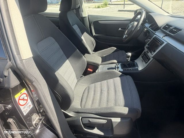 VW Passat CC 2.0 TDi BlueMotion - 23