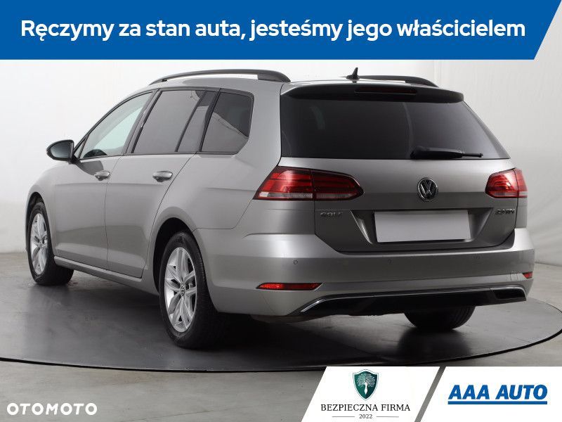 Volkswagen Golf - 5