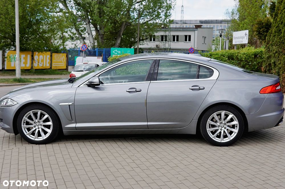 Jaguar XF 3.0 V6 D Luxury - 10