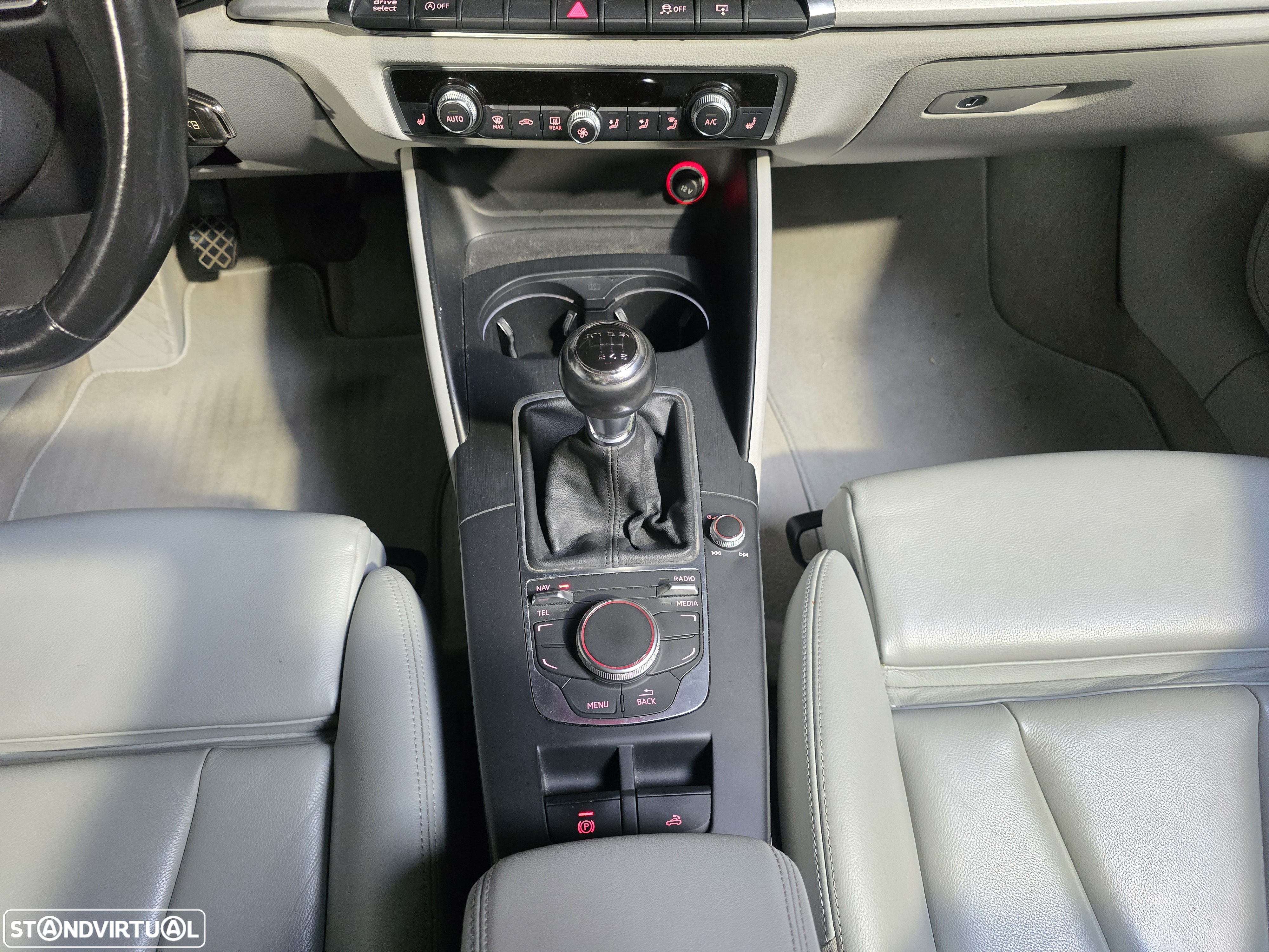 Audi A3 Cabrio 2.0 TDi S-line - 32