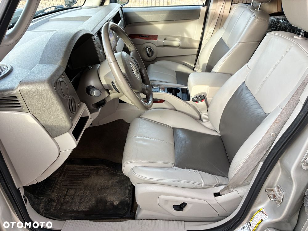 Jeep Commander 5.7 V8 HEMI Automatik Limited - 32