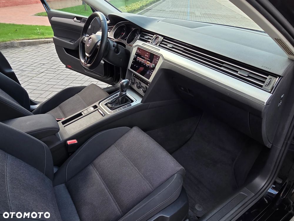 Volkswagen Passat 2.0 TDI SCR DSG Highline - 20
