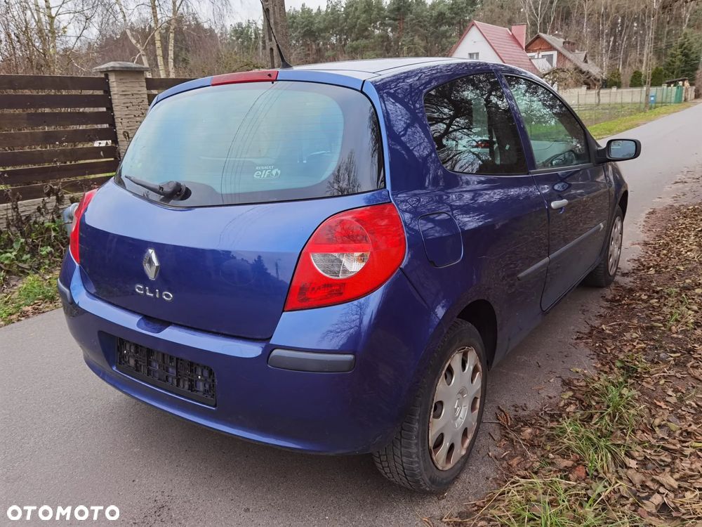 Renault Clio 1.2 16V 75 Expression - 4