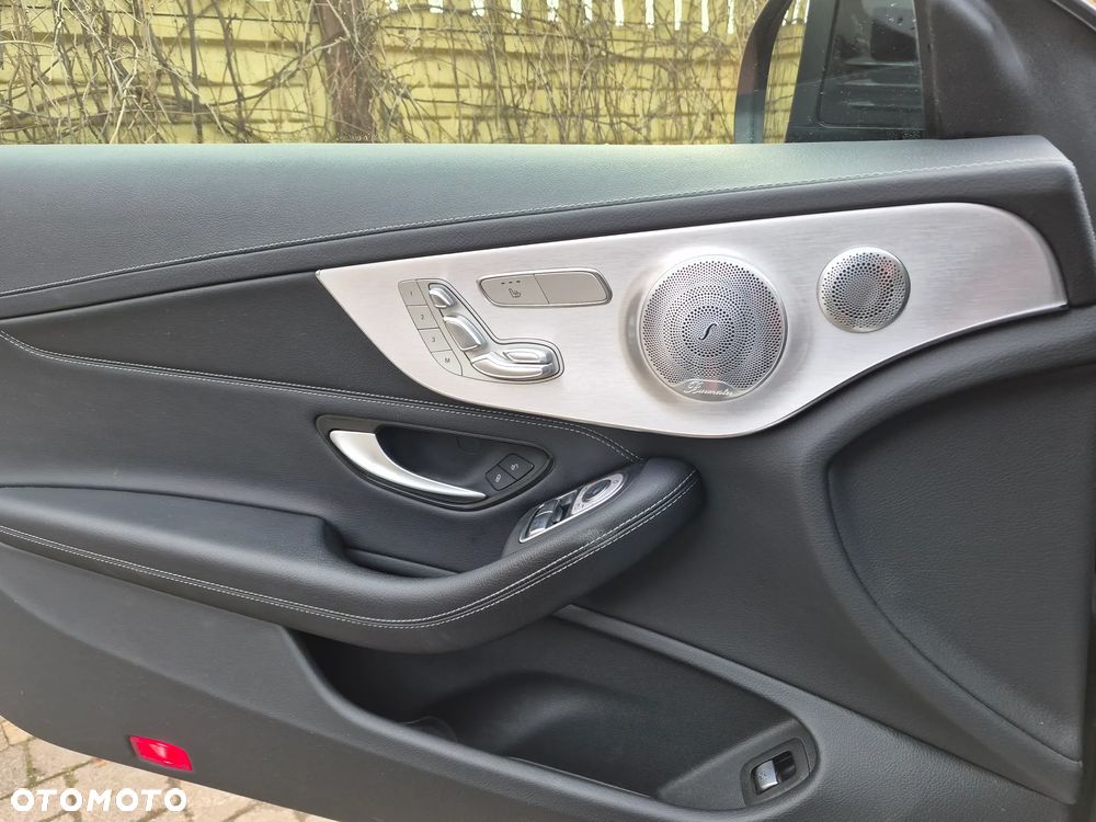 Mercedes-Benz Klasa C 300 4Matic 9G-TRONIC - 12