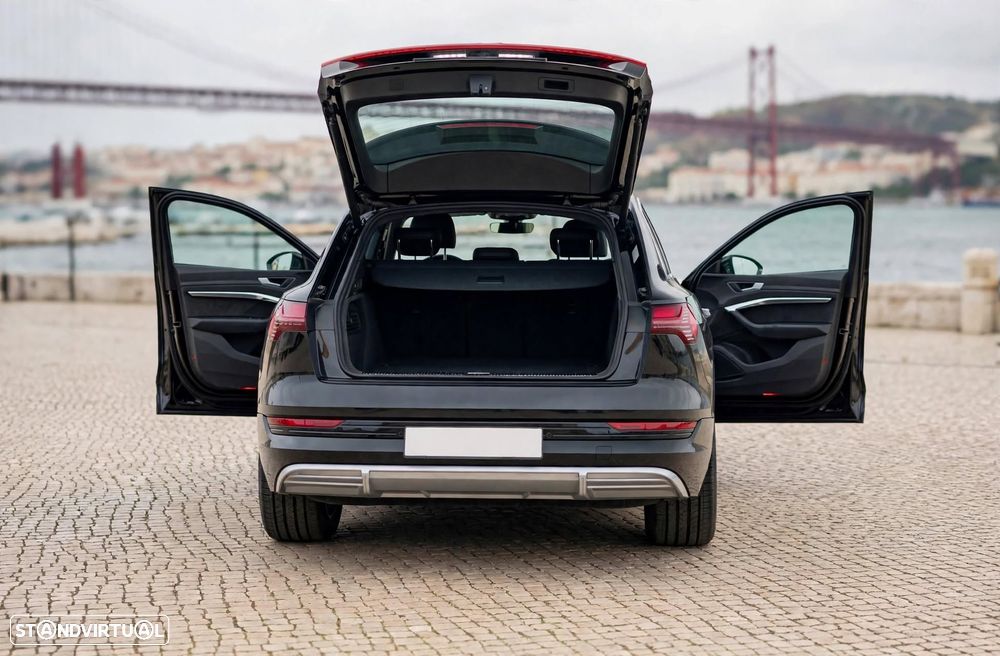Audi e-tron - 4