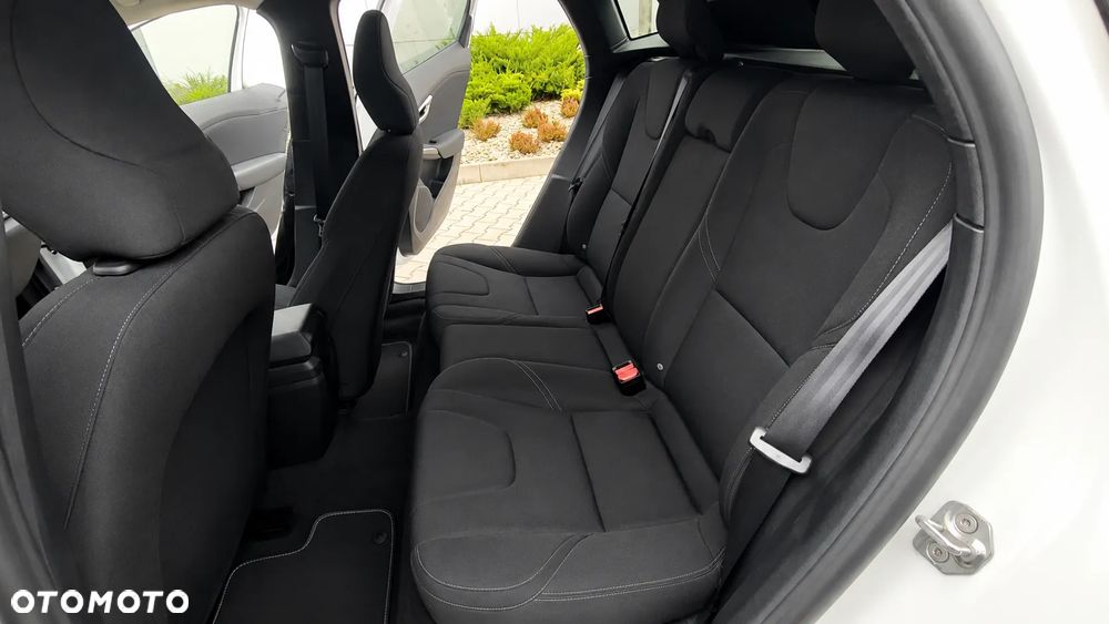 Volvo V40 Cross Country D2 Momentum - 15