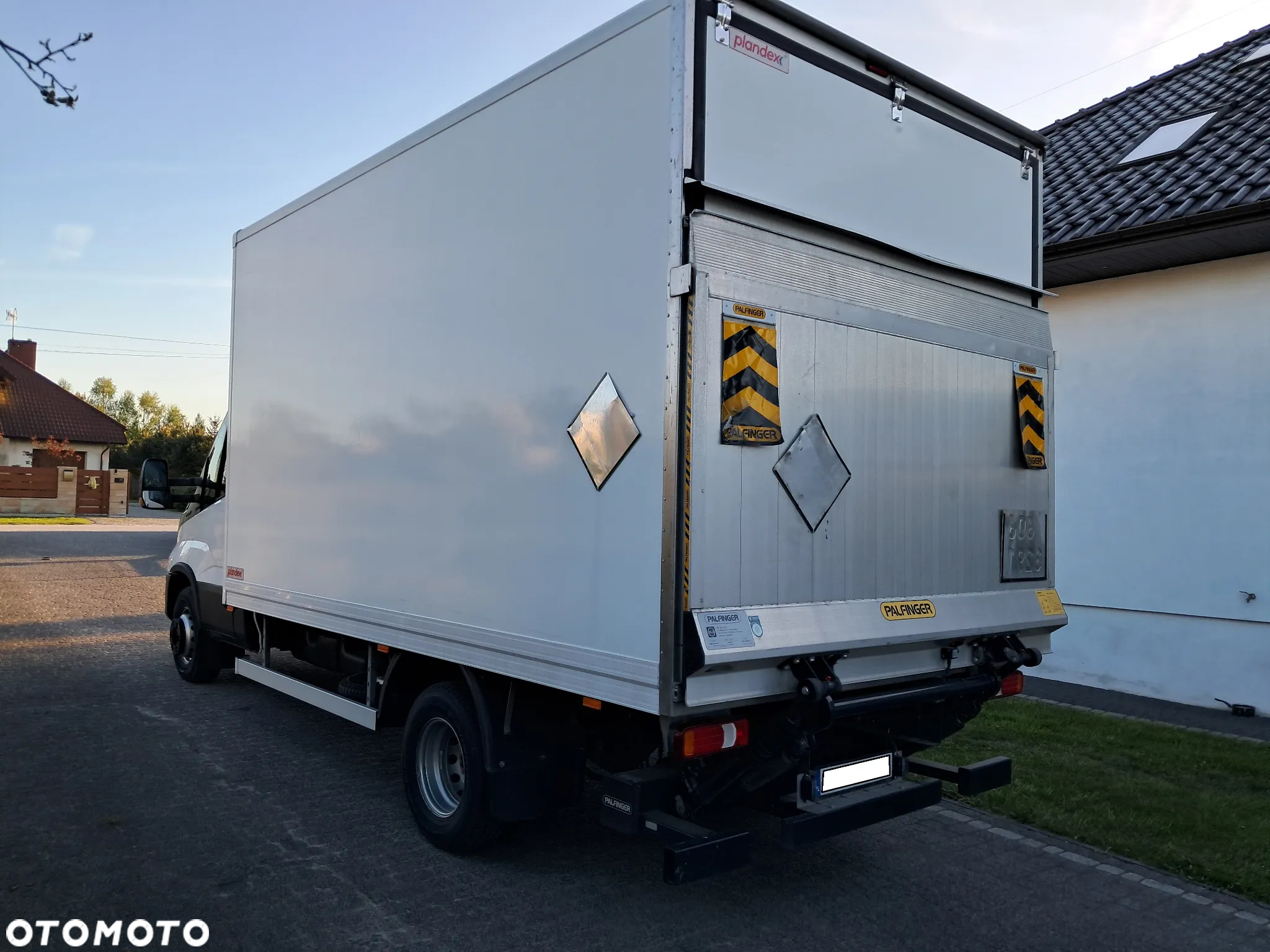 Iveco Daily 72C180 Kontener + Winda 1 Tona Salon Polska - 6