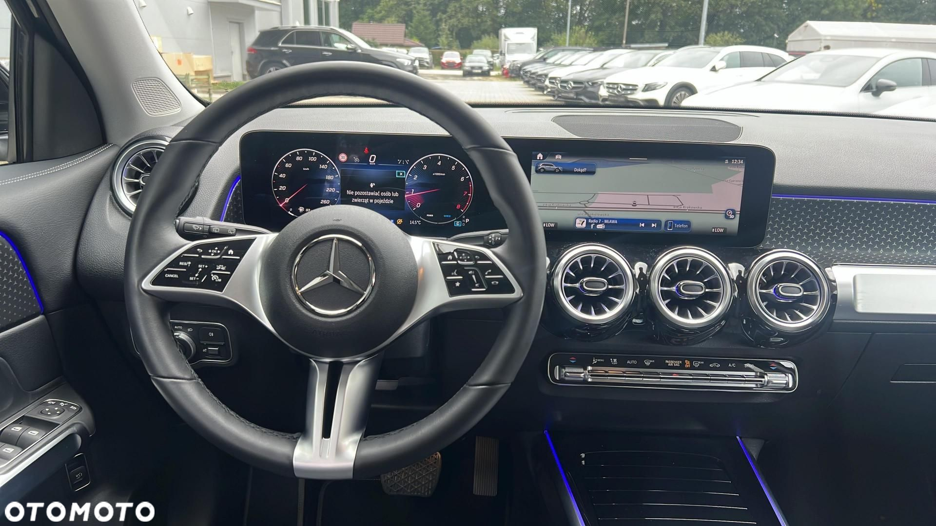 Mercedes-Benz GLB - 13