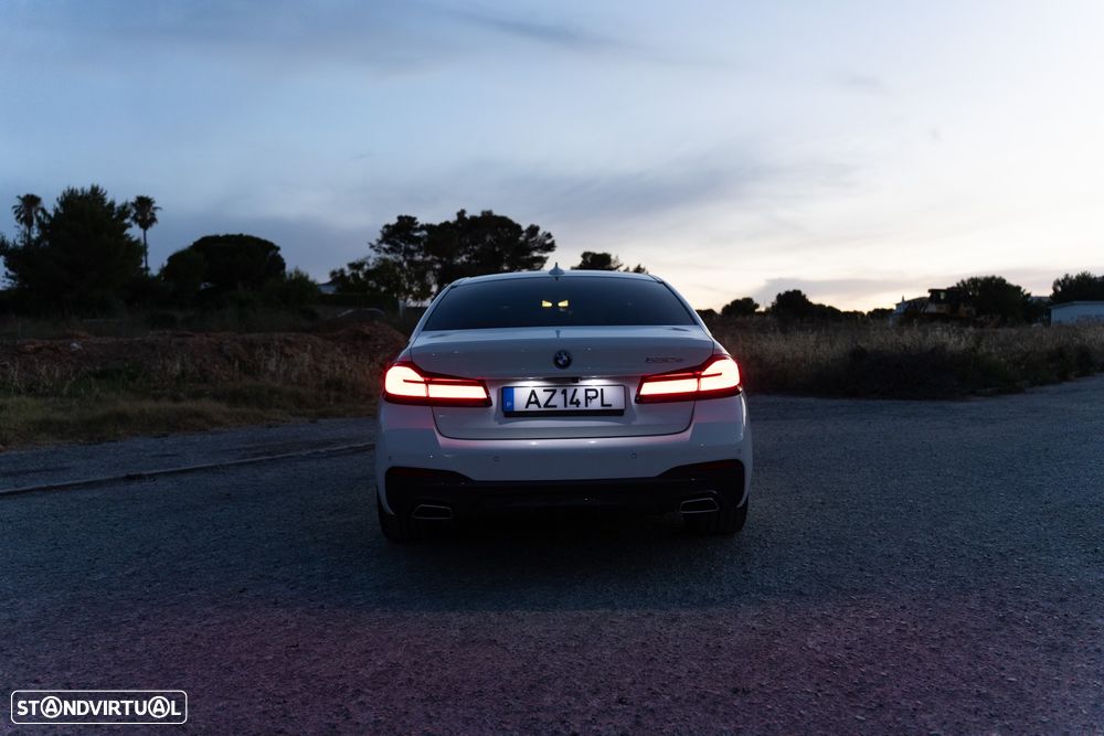 BMW 530 e Pack Desportivo M - 16