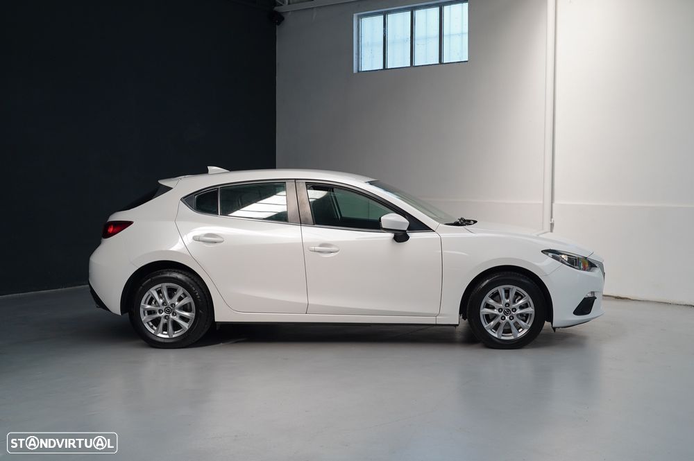 Mazda 3 Hatchback 1.5 Sky-D Excellence Navi - 9