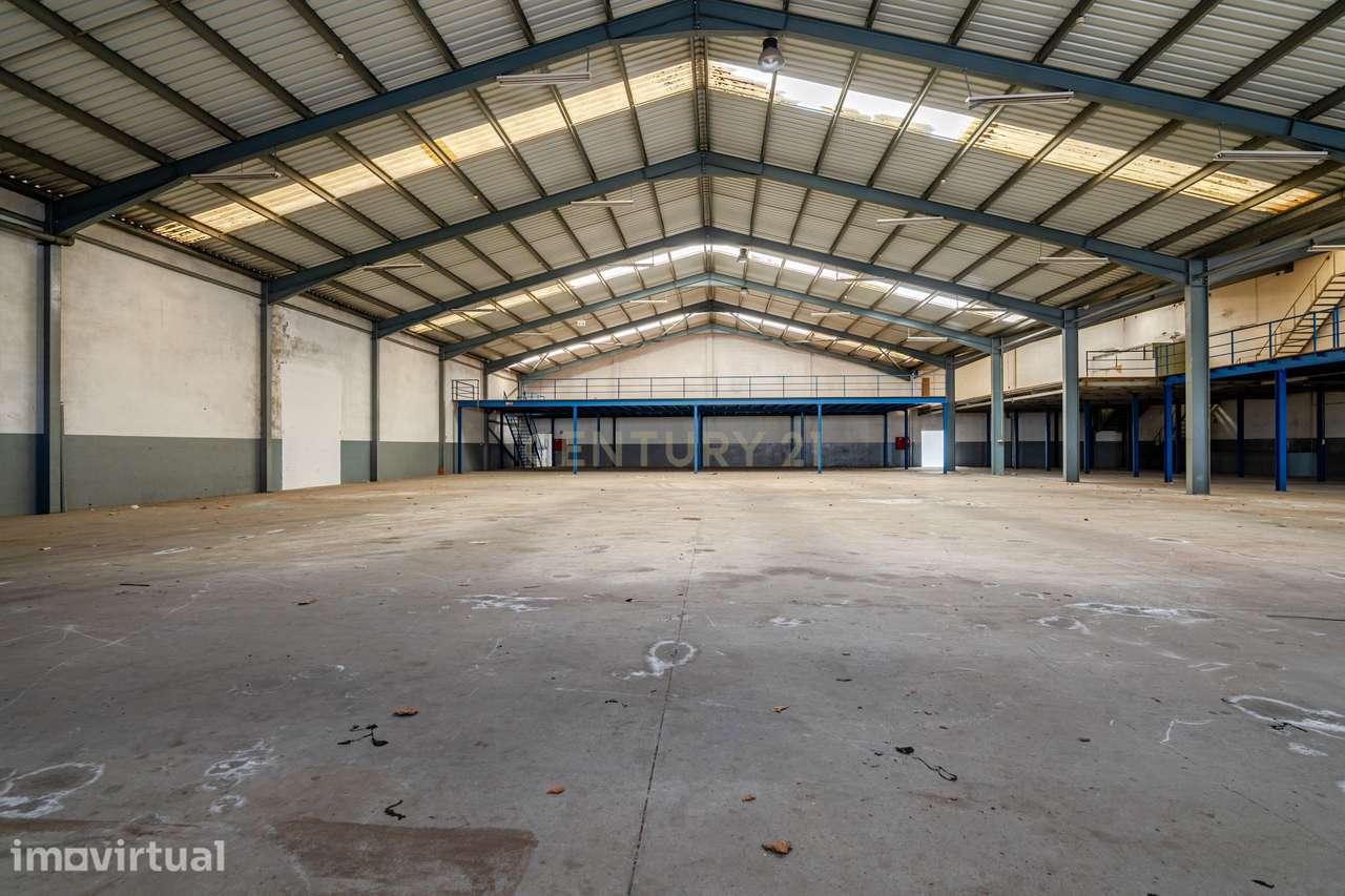 Armazém Gaveto para arrendar em Grijó/Vila Nova de Gaia com 2.555 m² Z - Grande imagem: 5/7