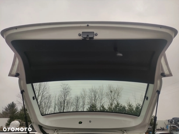 Skoda Fabia II lift kombi klapa tylna bagażnika