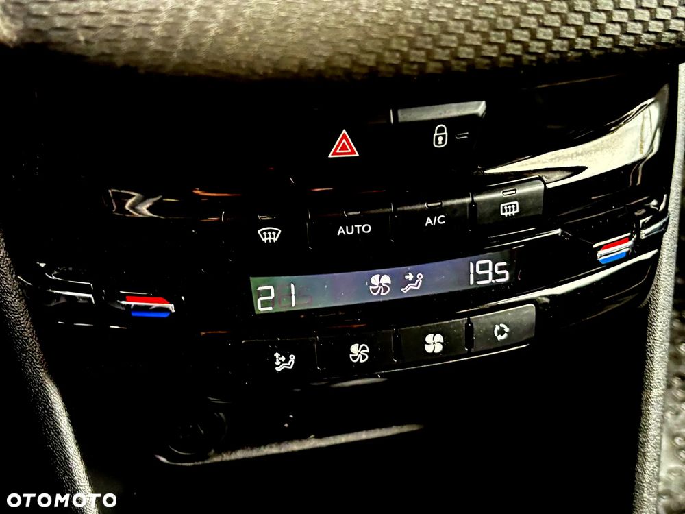 Peugeot 2008 120 VTI Allure - 24