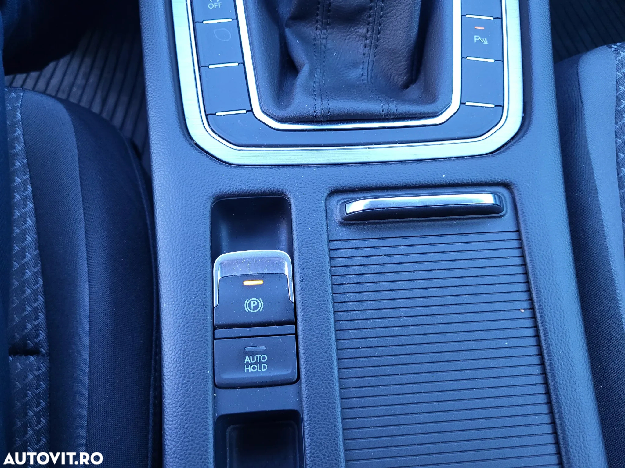 Volkswagen Passat 2.0 TDI Advance - 32