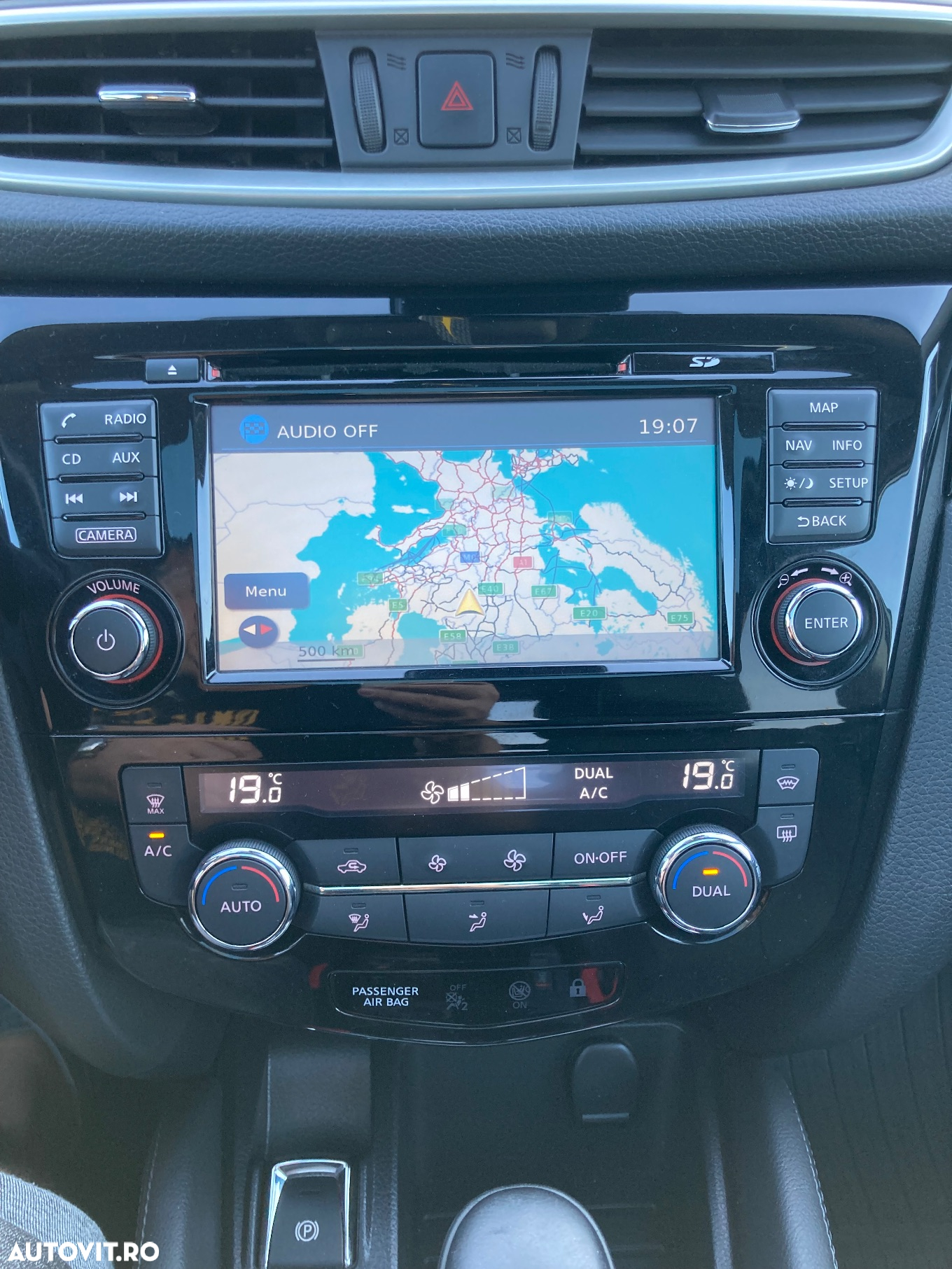 Nissan Qashqai 1.6 DCI Start/Stop X-TRONIC Tekna - 29