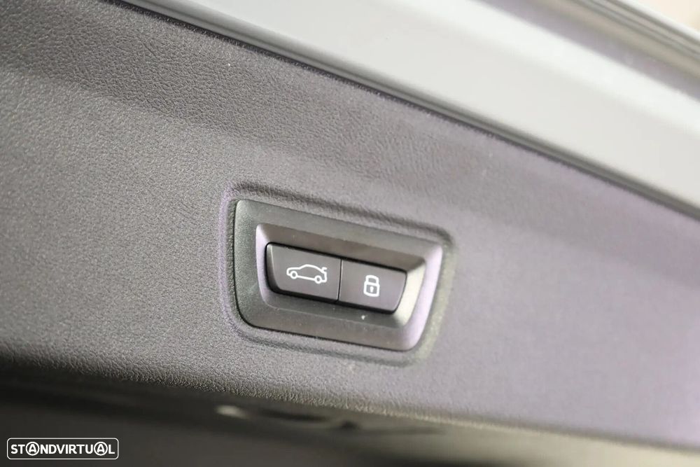 BMW i4 eDrive40 Edição Desportiva M - 20