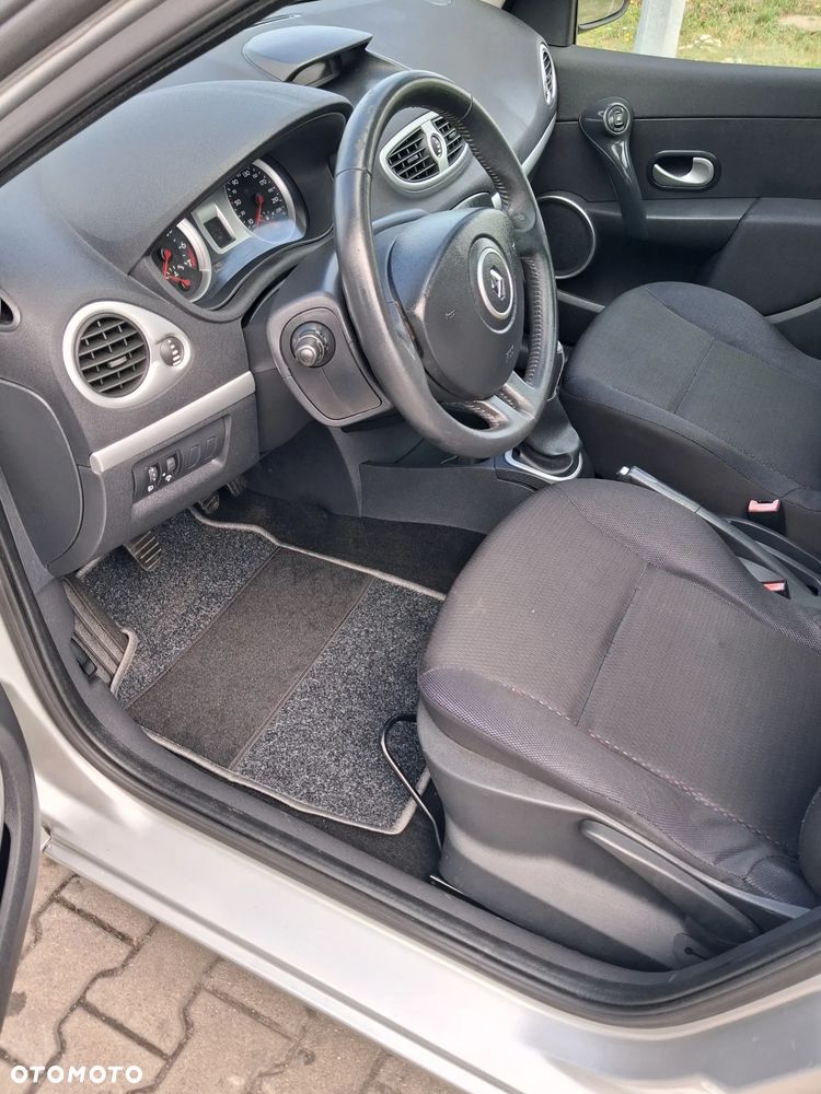 Renault Clio 1.2 16V 75 Night and Day - 7