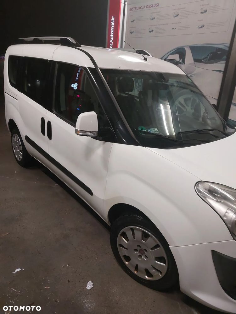 Fiat Doblo 2.0 16V Multijet Emotion - 10