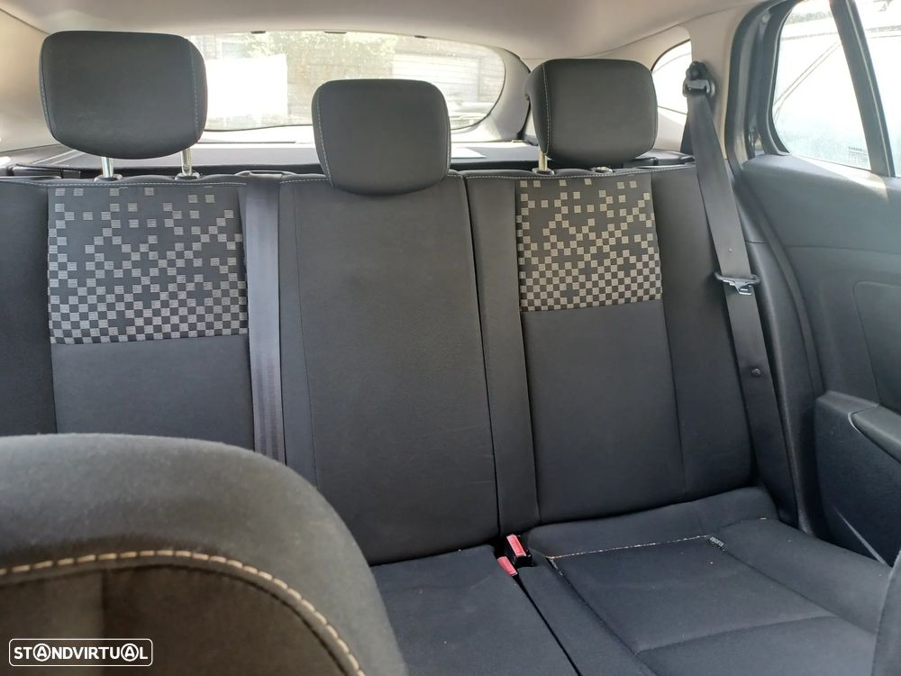 Renault Mégane Sport Tourer - 14