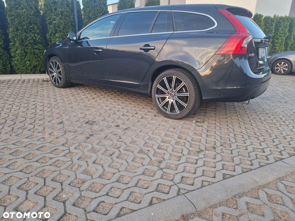 Volvo V60 D3 Momentum - 5