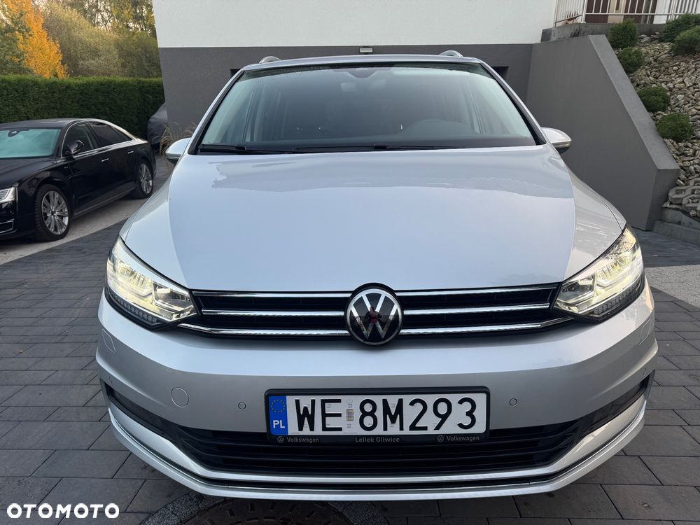 Volkswagen Touran 2023 photo 2