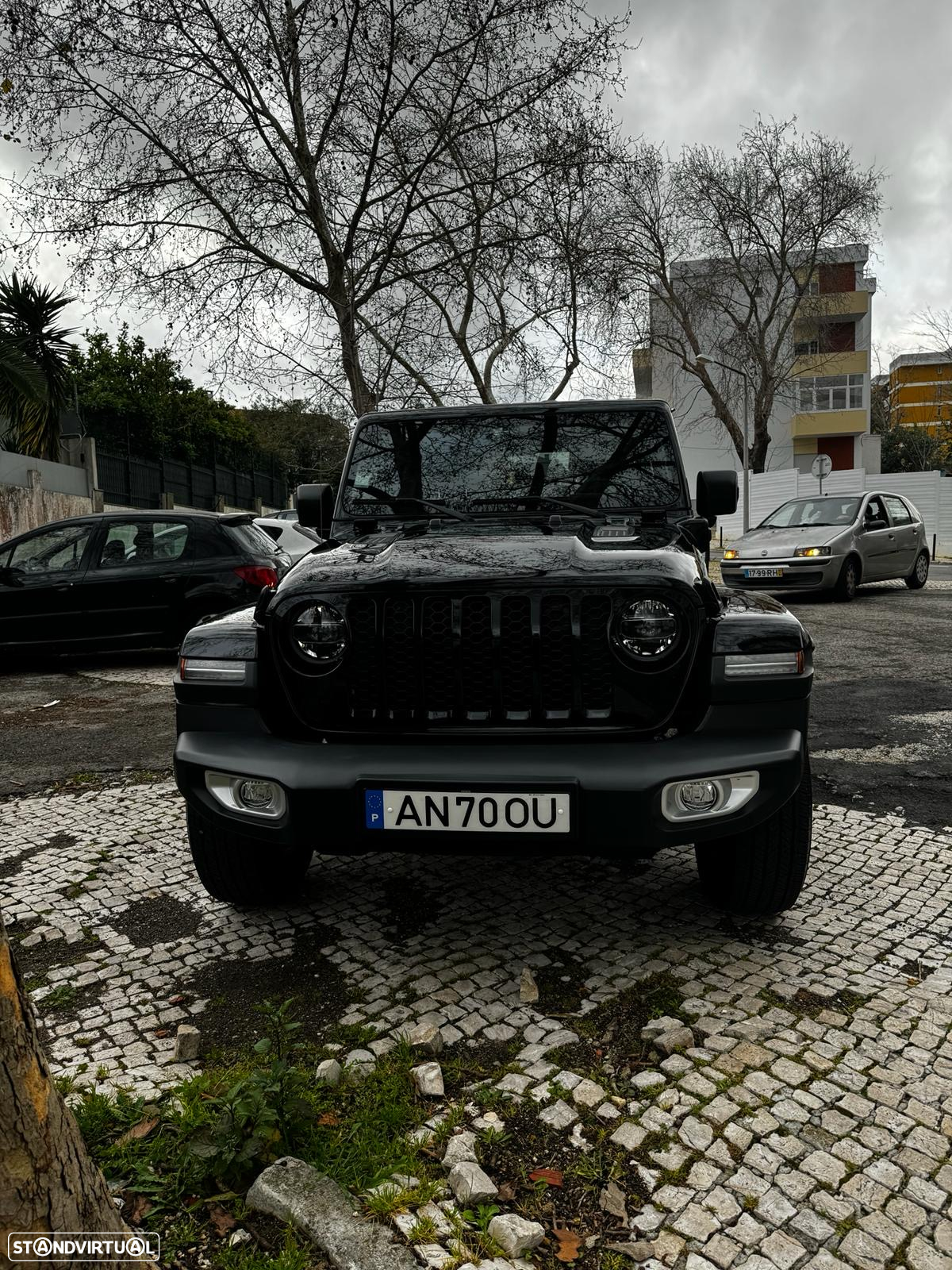 Jeep Wrangler - 10