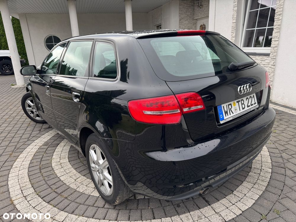 Audi A3 Sportback 2.0 TDI DPF Attraction - 4
