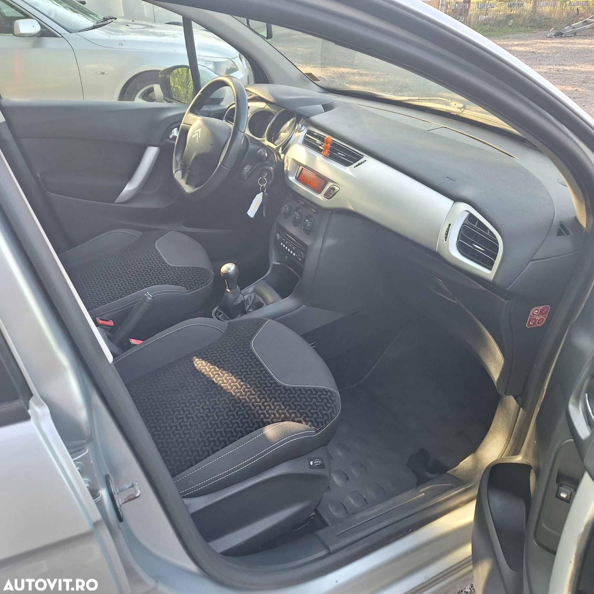 Citroën C3 HDi 70 FAP Attraction - 6