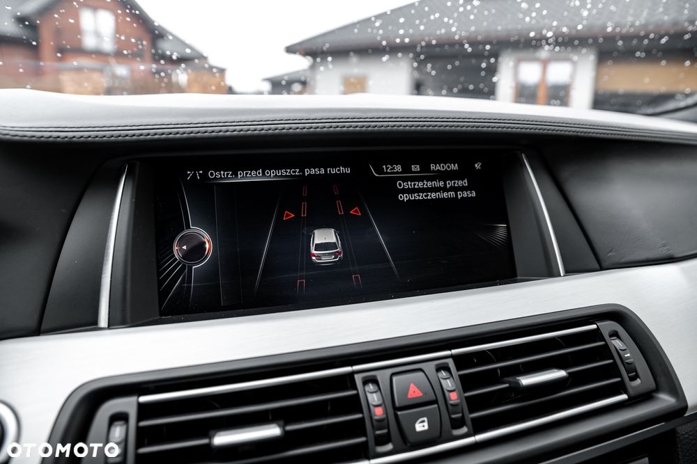 BMW Seria 5 M550d xDrive - 39