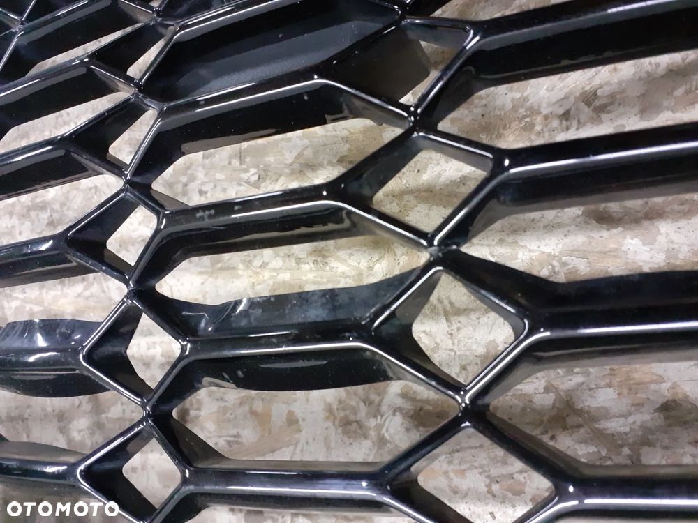 GRILL ATRAPA AUDI RS5 RS7 4K8 - 8