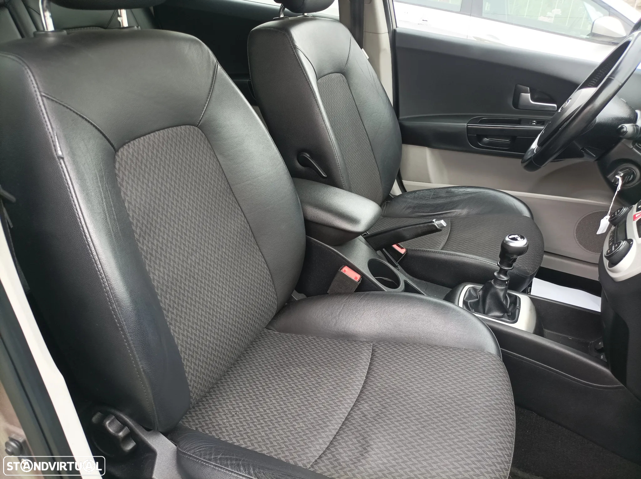 Kia Ceed SW 1.6 CRDi LX - 26
