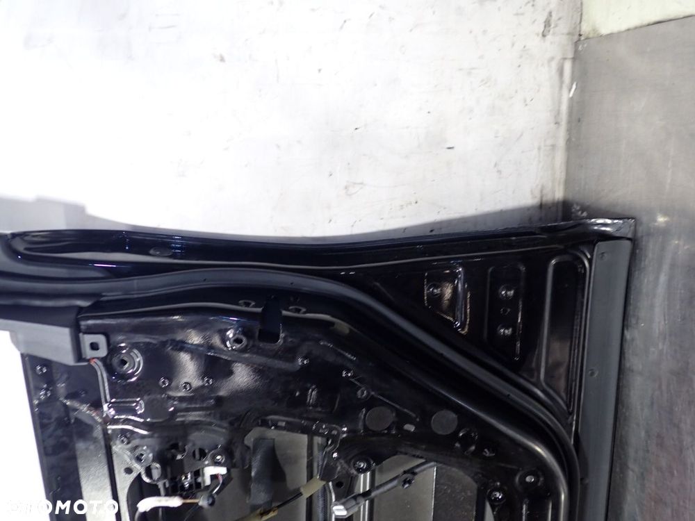 DRZWI PRAWY PRZÓD INFINITI M37X KOL:GAC - 23