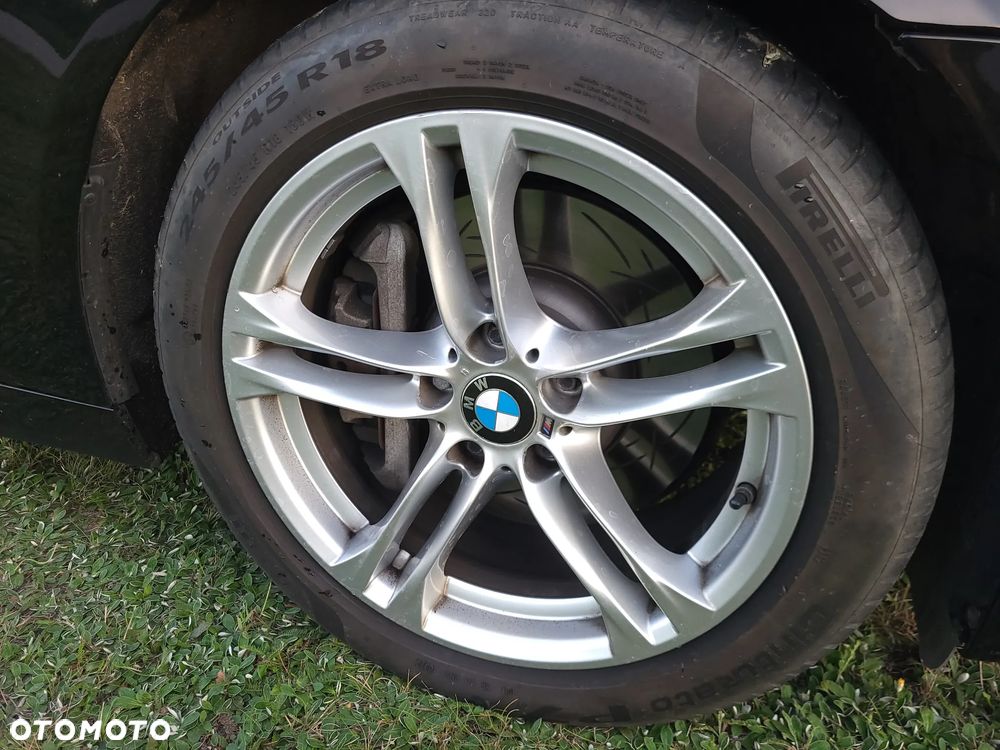 BMW Seria 5 525d xDrive - 32