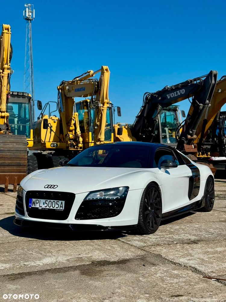 Audi R8 Coupé - 1
