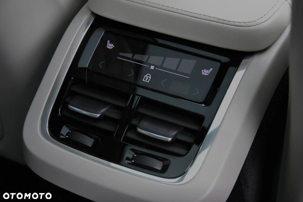 Volvo V90 Cross Country D5 SCR AWD Pro - 17