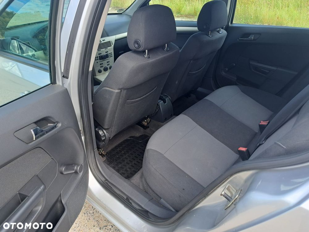 Opel Astra 1.6 Edition Sport - 32