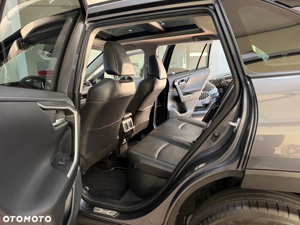 Toyota RAV4 2.5 Hybrid Black Edition by JBL 4x4 - 31