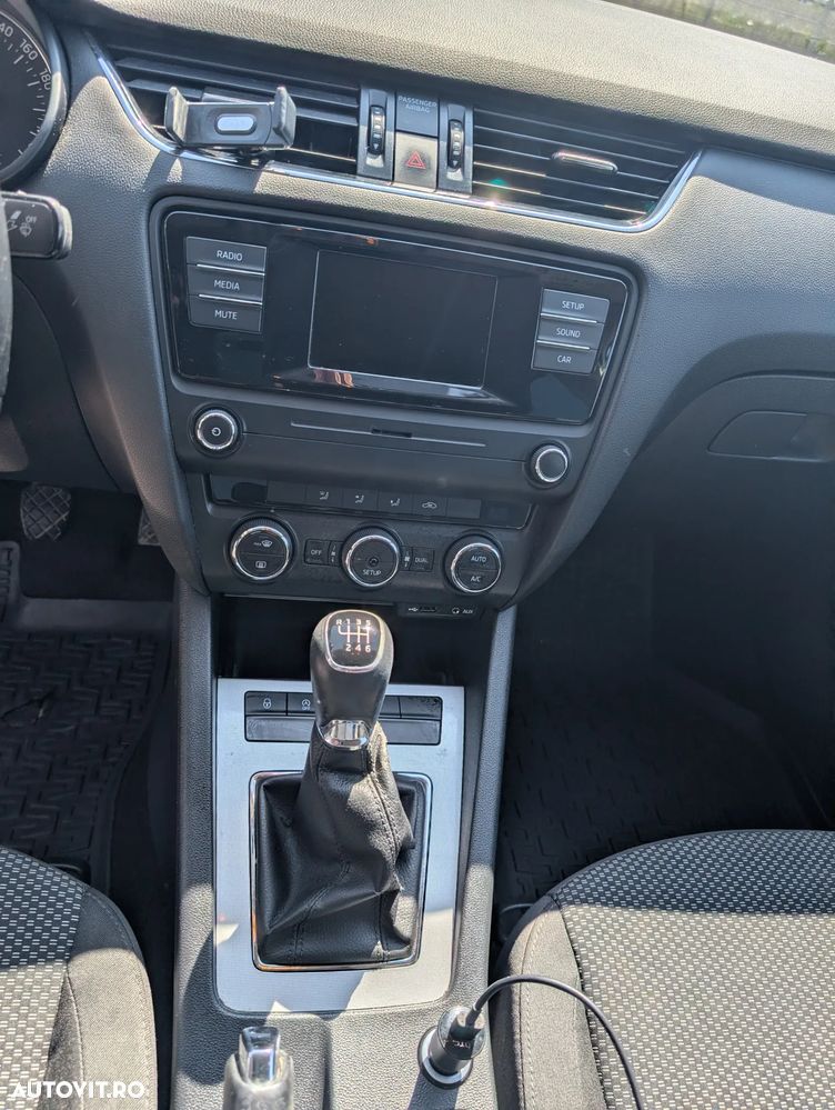 Skoda Octavia 2.0 TDI STYLE - 9