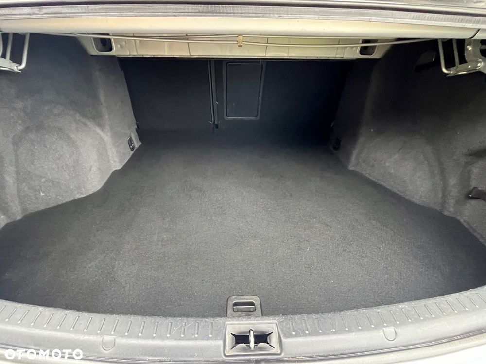 Toyota Avensis 1.8 Premium - 34