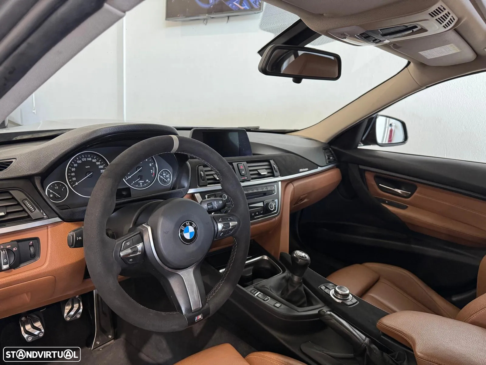 BMW 320 i Pack M - 18