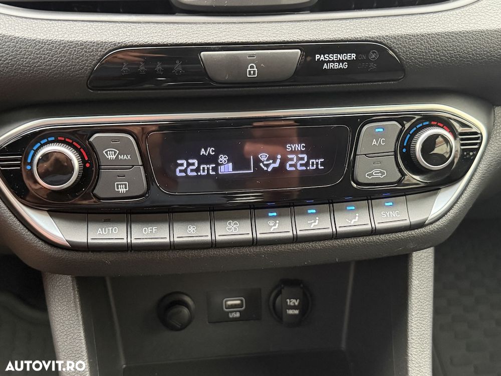 Hyundai i30 1.5 T-GDI 160CP MHEV 5DR M/T Highway - 19