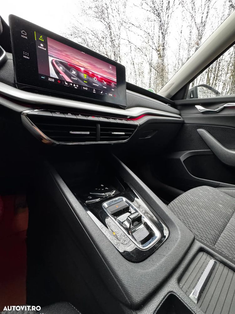 Skoda Octavia 2.0 TDI DSG Premium Edition - 28