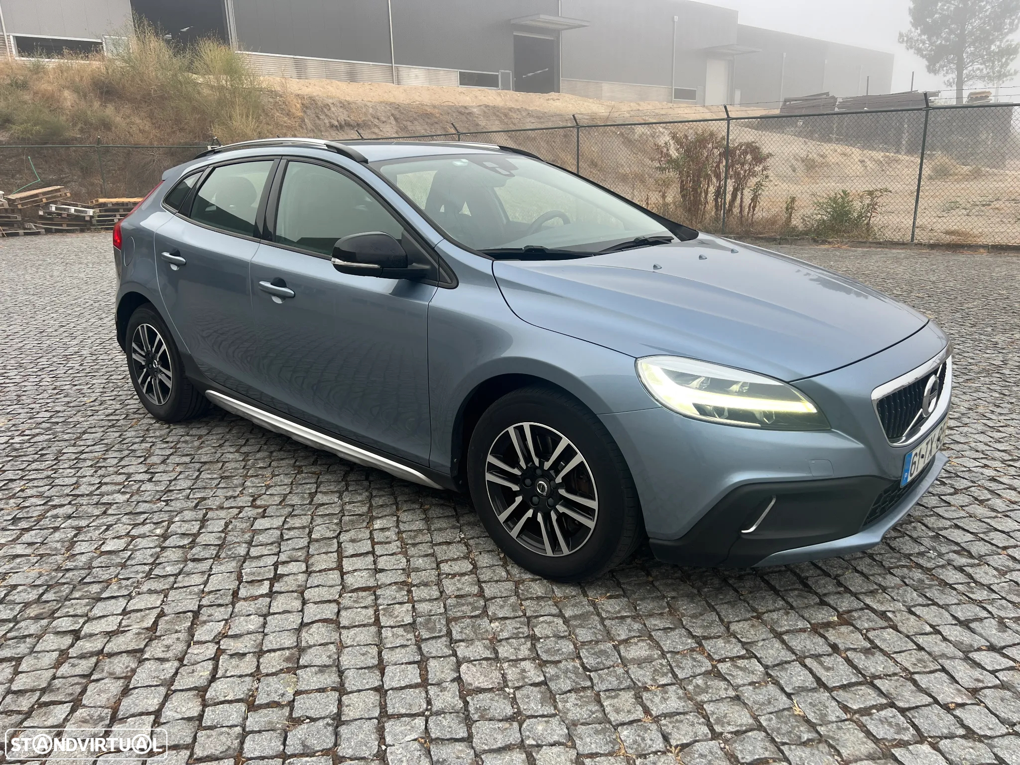 Volvo V40 Cross Country 2.0 D2 Plus - 4