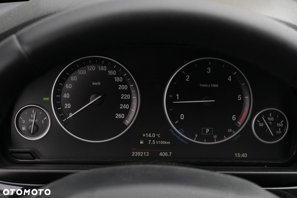 BMW Seria 5 518d - 23