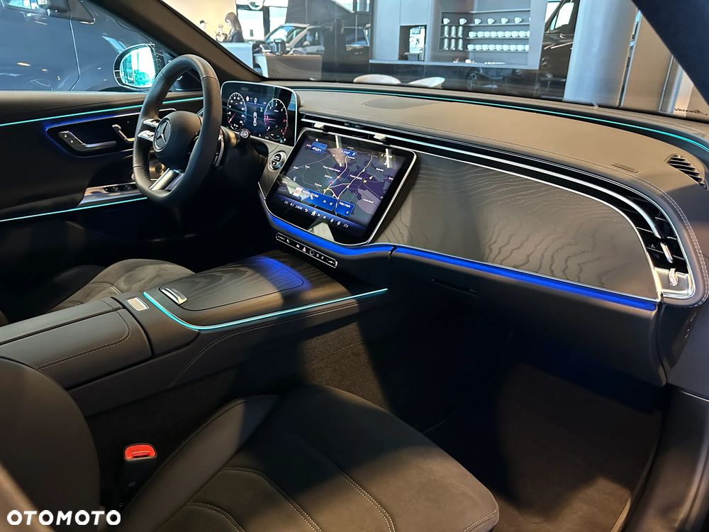 Mercedes-Benz Klasa E 220 d mHEV AMG 9G-Tronic - 16