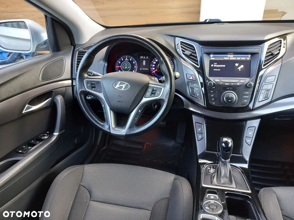 Hyundai i40 Kombi 2.0 Automatik Premium - 21