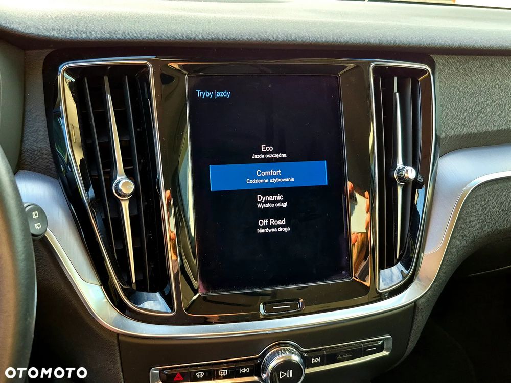 Volvo V60 Cross Country - 24