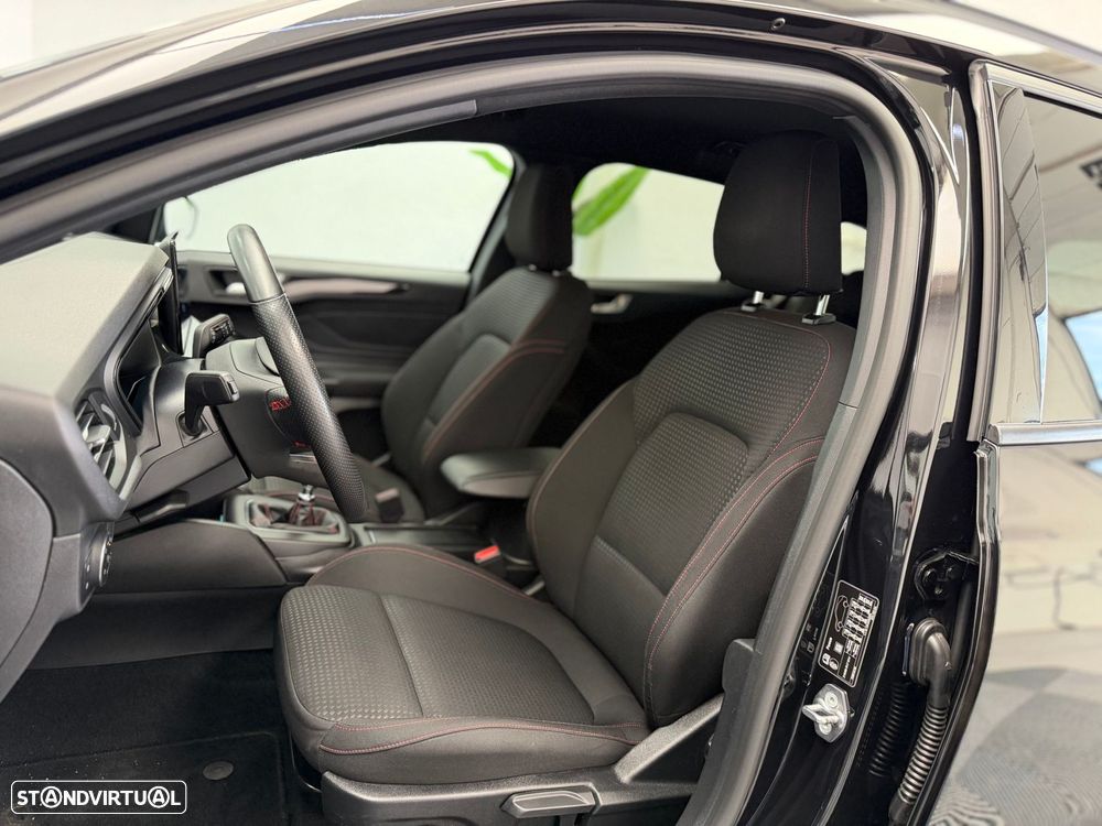 Ford Focus SW 1.0 EcoBoost Hybrid ST-LINE - 5